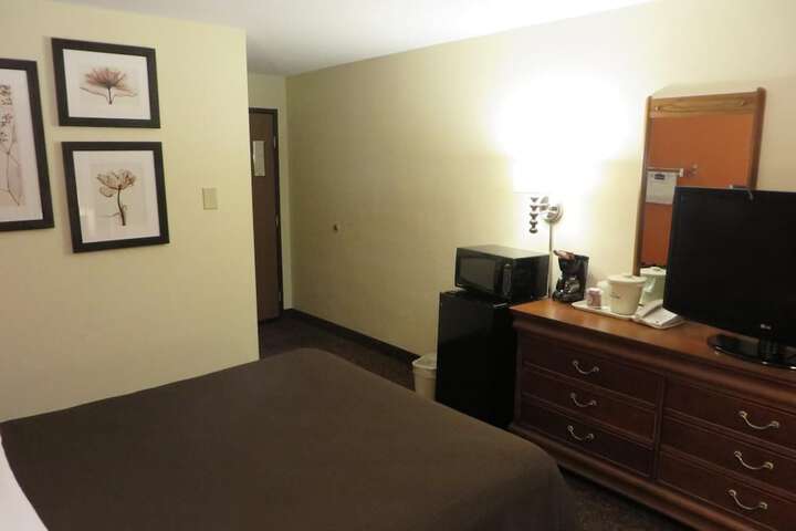 AmericInn by Wyndham Forest Lake