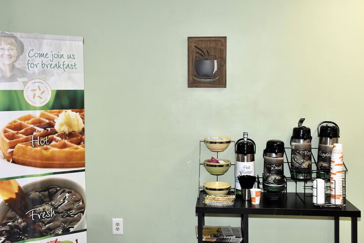 Breakfast/Coffee Service 24 of 28