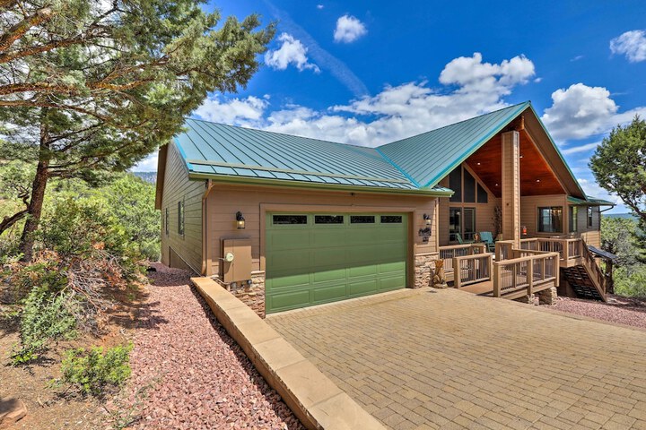 AZ Rim Retreat in Pine W / deck Hot Tub & Views!