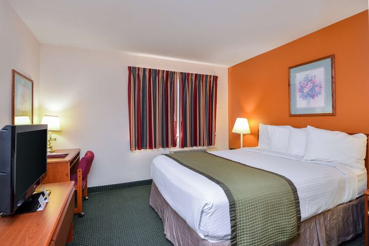 Travelodge Suites by Wyndham Newberg