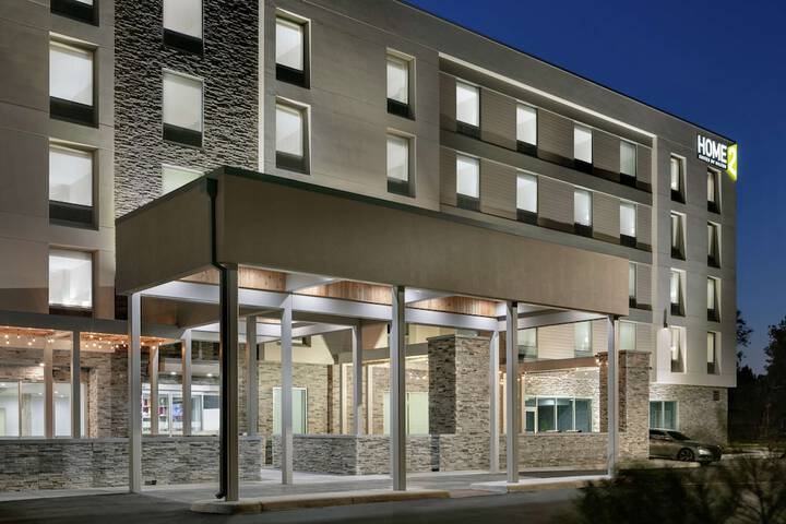 Hotel 7 of 45