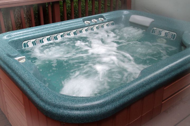 Hot Tub 27 of 34