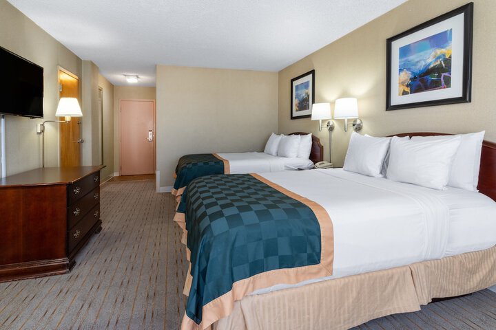 Ramada by Wyndham Reno Hotel and Casino