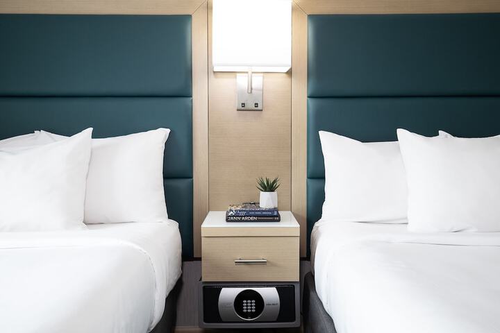 Room 43 of 71