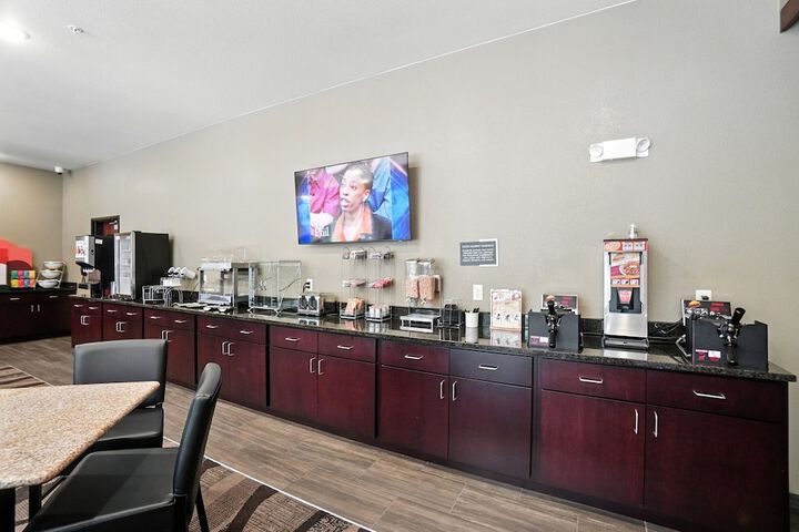 Cobblestone Hotel & Suites-Bellefontaine