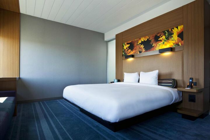 Room 27 of 50