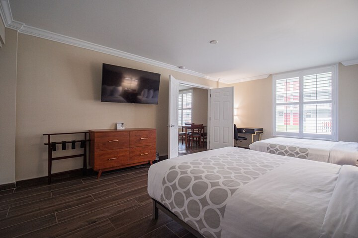 Room 17 of 49