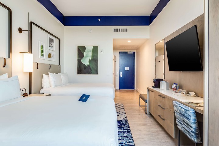Room 62 of 98
