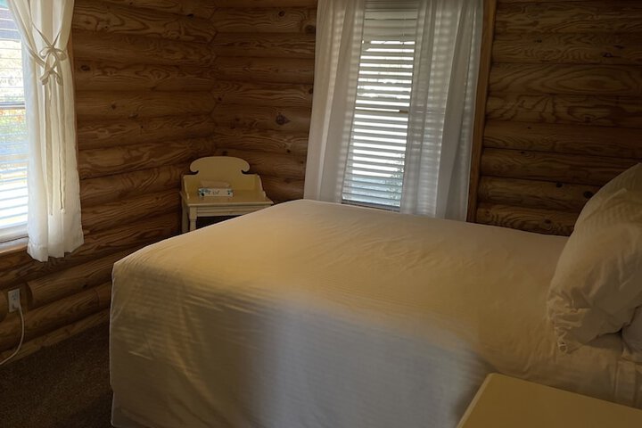 Crown Point Resort
