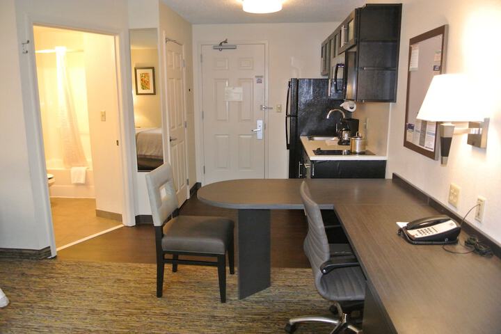 Room 16 of 36