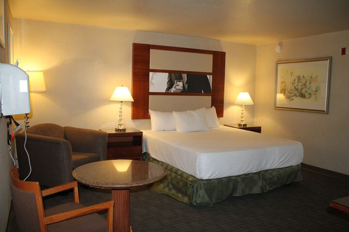 Room 70 of 84