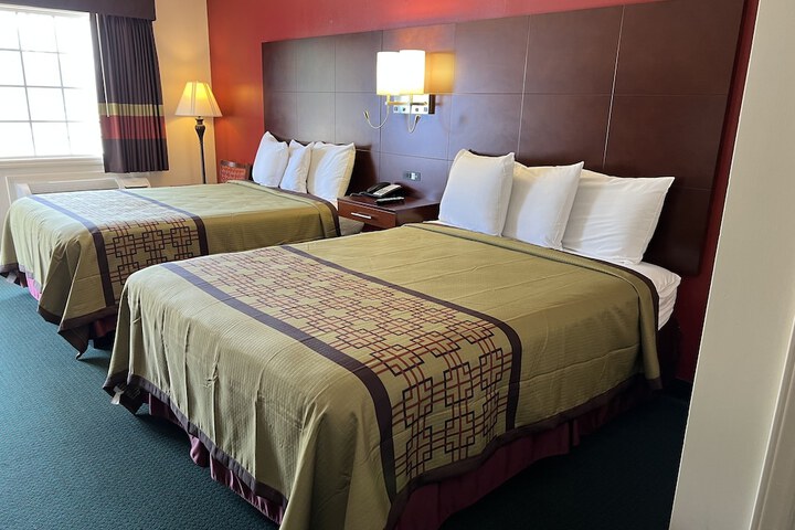 Room 13 of 23