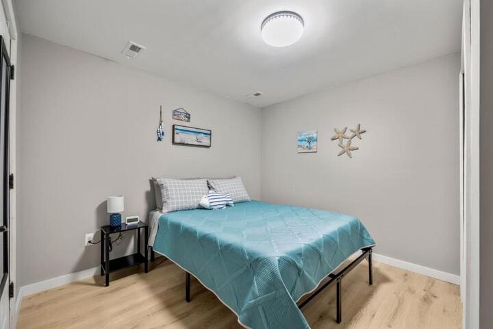 Lakeside Bliss 2BR 1BA with All Modern Comforts