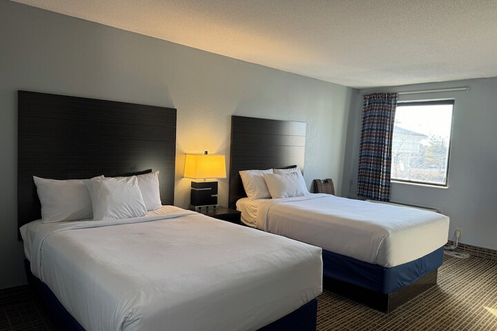 Room 4 of 25