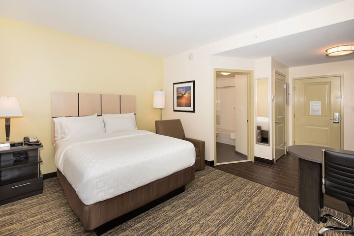 Room 10 of 35