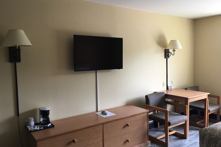 Room 27 of 35