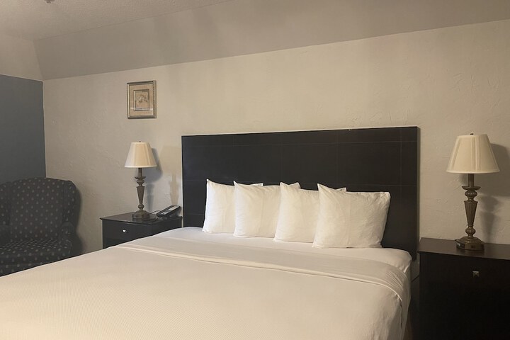 Chateau Hotel and Conference Center