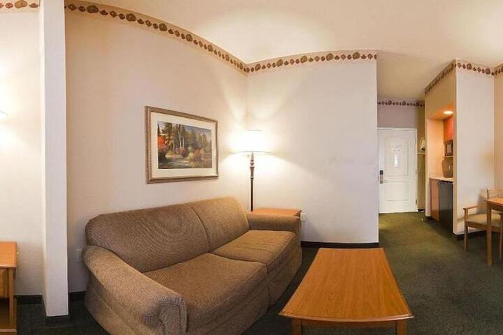 Holiday Inn Express & Suites Winner by IHG
