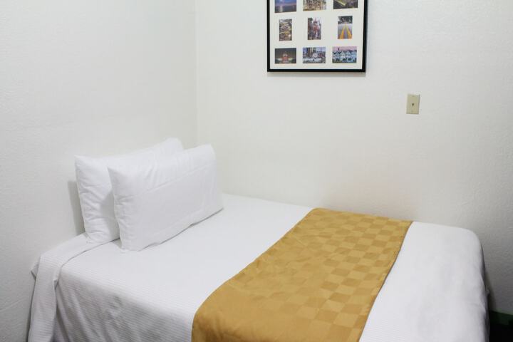 Room 14 of 34