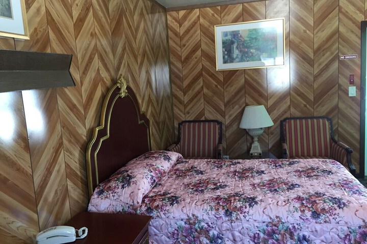 Room 15 of 25