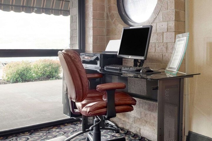 Business Center 30 of 30