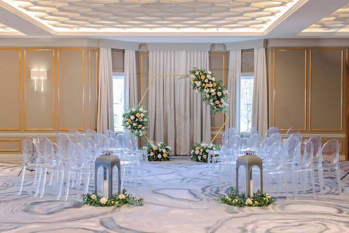 Ballroom/Hall 71 of 79