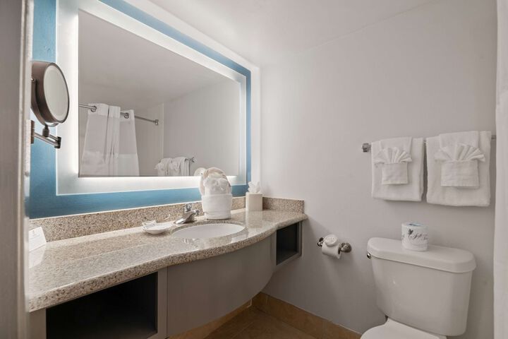 Room 32 of 50