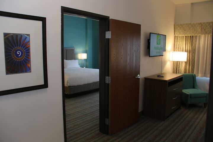 Holiday Inn & Suites Denver Tech Center-Centennial by IHG
