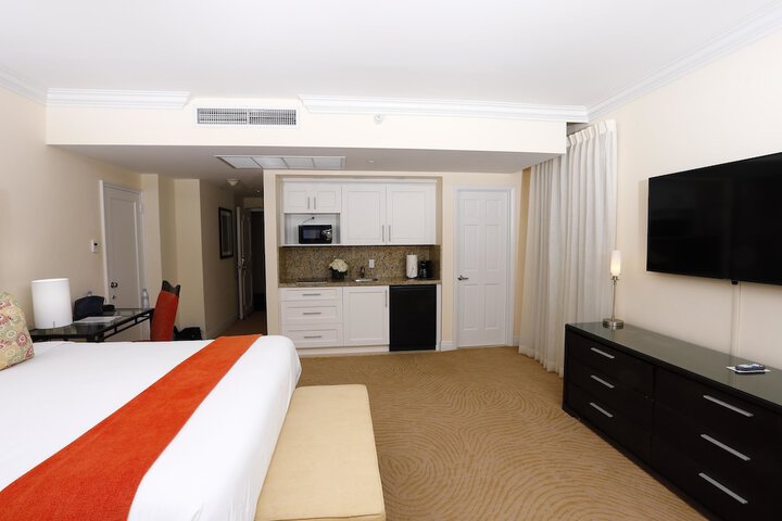 Sea View Hotel Bal Harbour, on the Ocean
