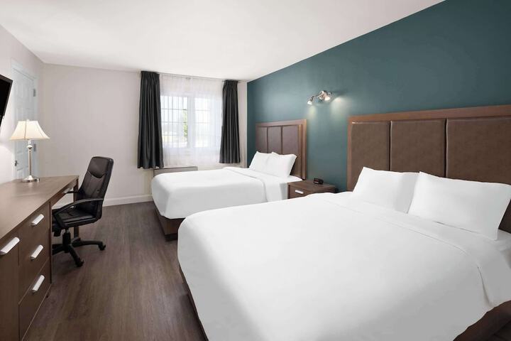 Room 25 of 48