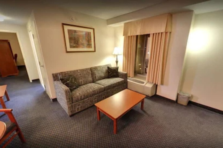 Room 19 of 77