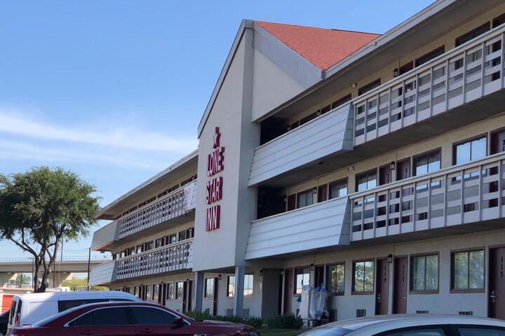 Lone Star Inn