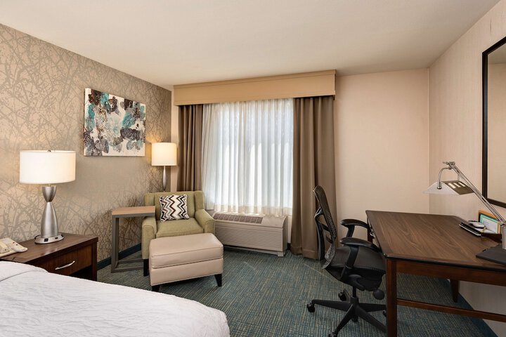 Room 17 of 28