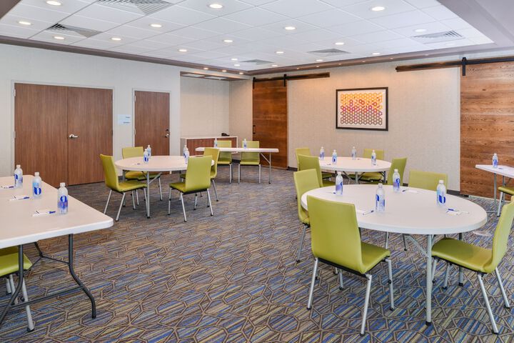 Holiday Inn Express & Suites Ogallala by IHG