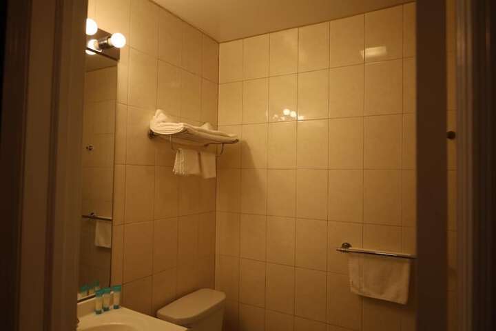Room 8 of 8