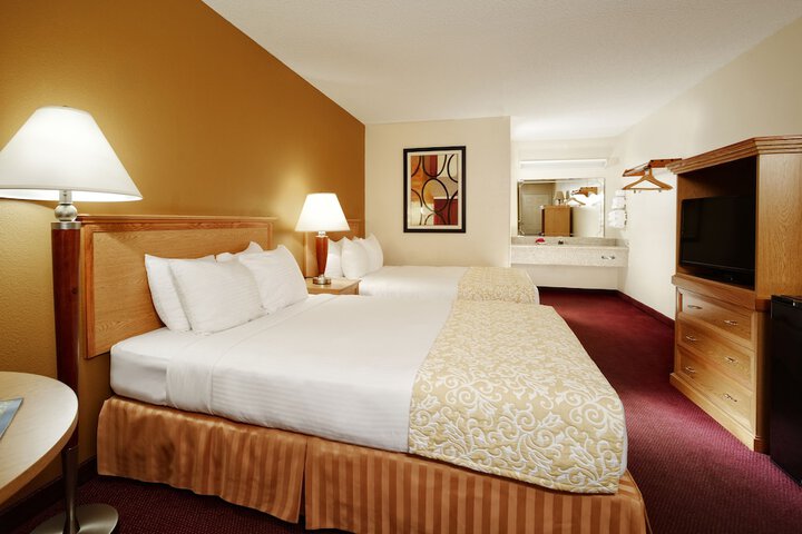 Room 12 of 28