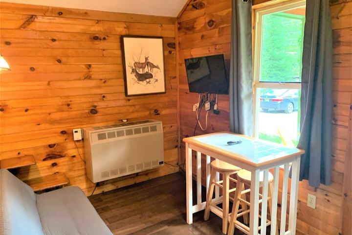Pine Crest Motel & Cabins