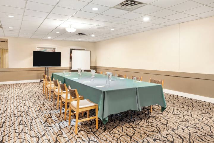 Days Inn by Wyndham Nanaimo