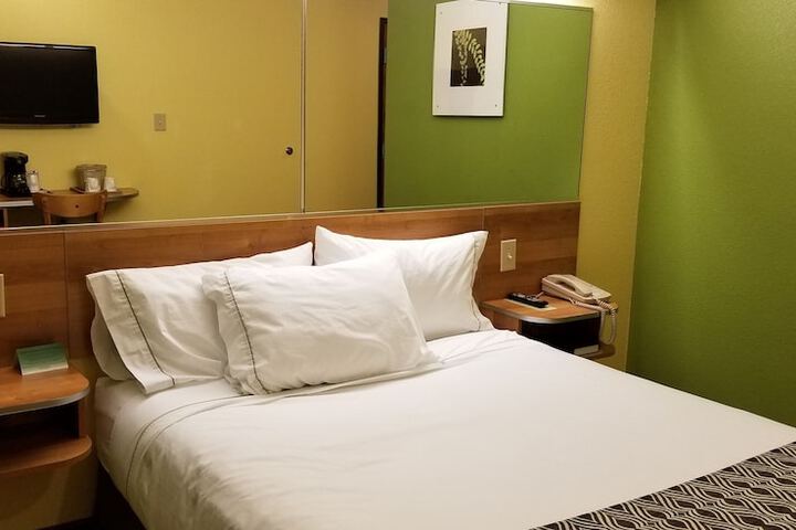 Room 22 of 26