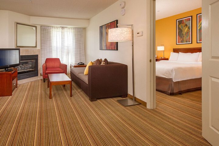 Room 16 of 28