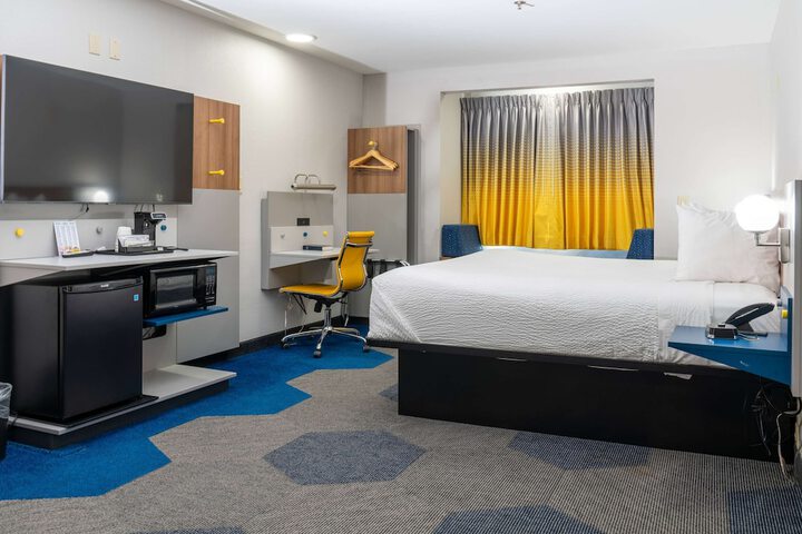 Room 19 of 39