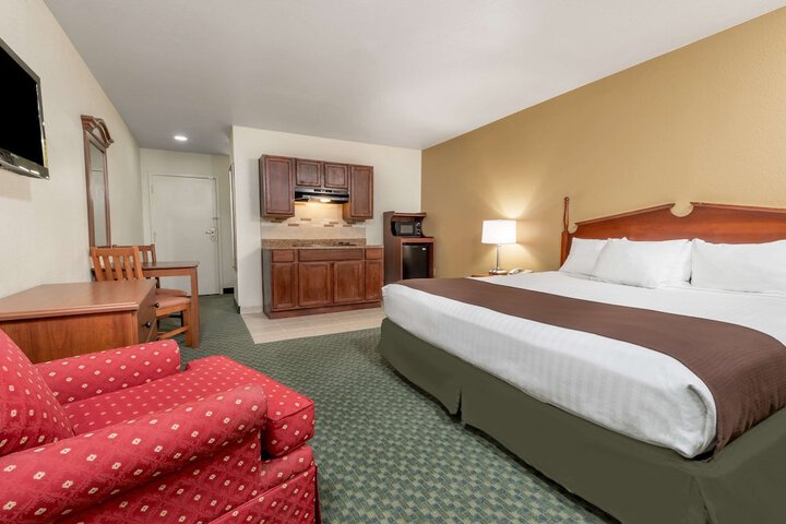 Room 14 of 34