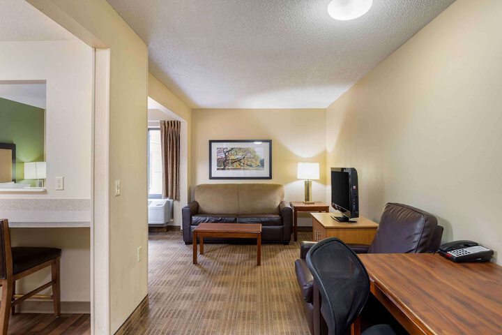 Room 22 of 36