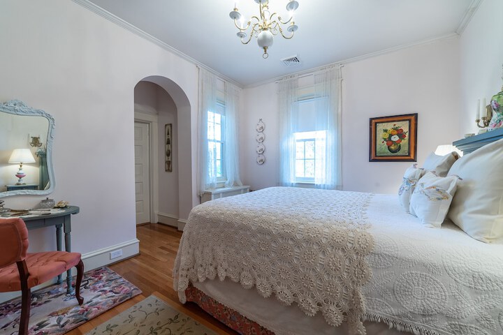 Room 8 of 38