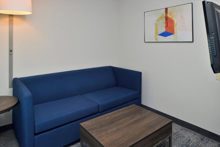 Room 40 of 63