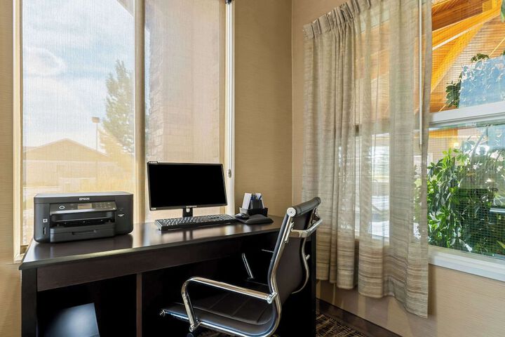 Business Center 66 of 66