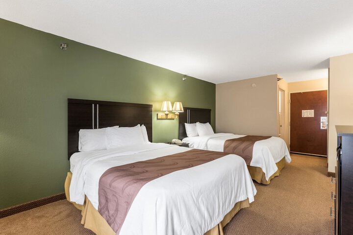 Room 10 of 23