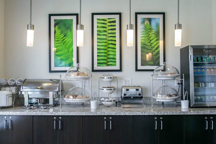 Breakfast/Coffee Service 19 of 26