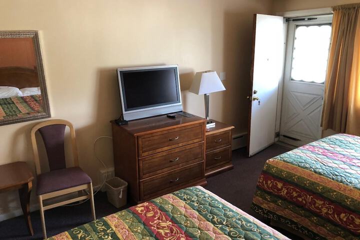 Room 7 of 12