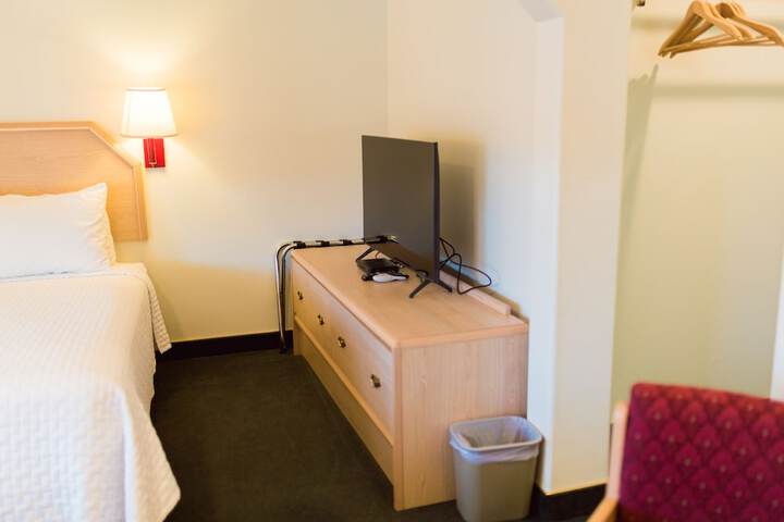 Two Sunsets Hotel